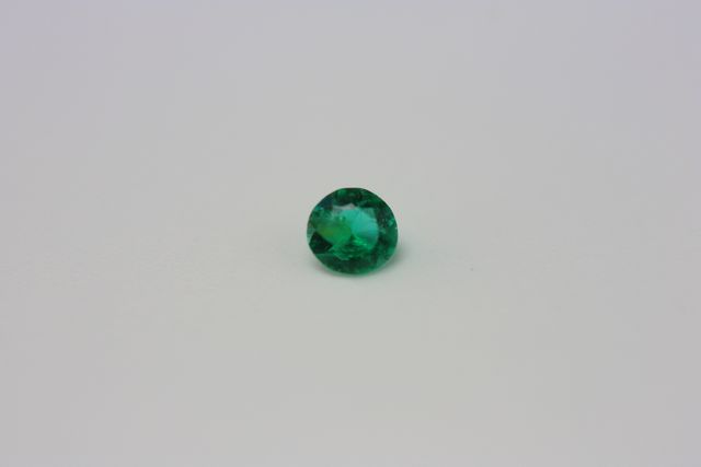 Emerald - Round 0.07 ct