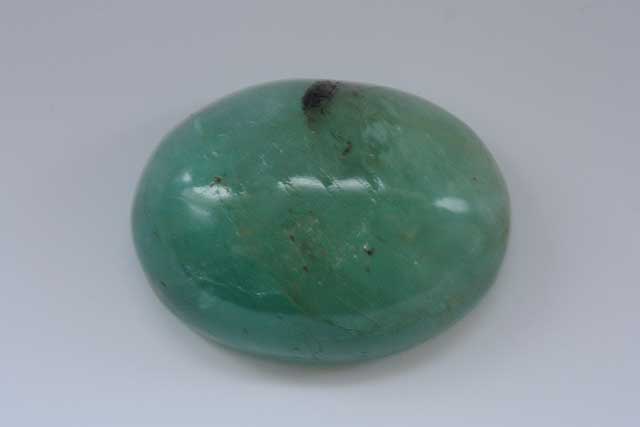 Emerald (Beryl) - Oval cabochon - 33.245 ct