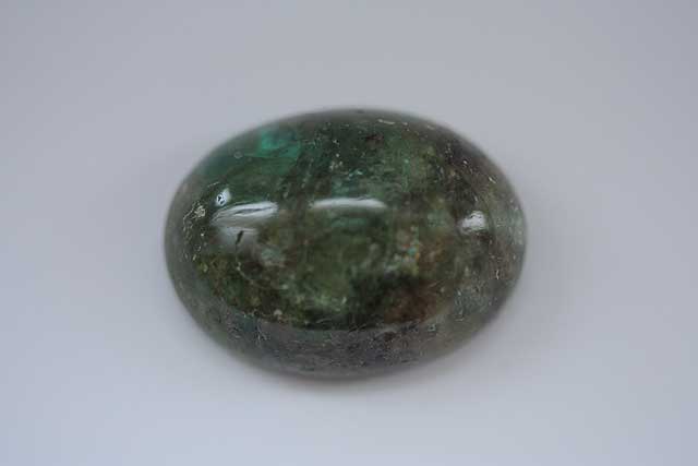 Emerald (Beryl) - Oval cabochon - 23.175 ct