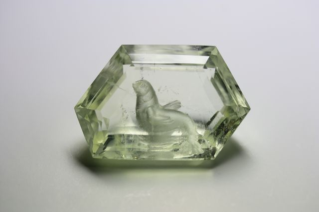 Heliodore beryl - 56.125 cts - Seal